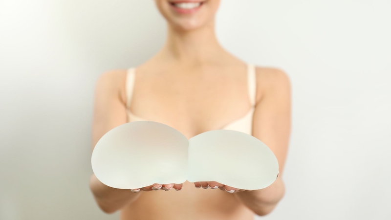 Túi ngực ảnh hưởng đến nguồn sữa như thế nào?