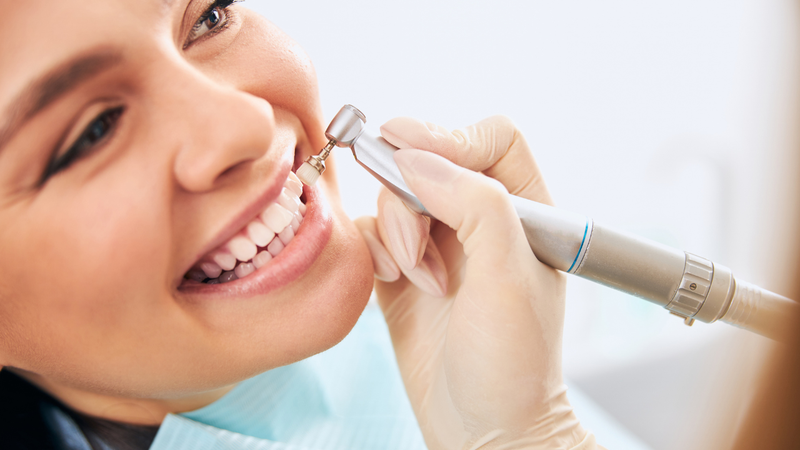Duy trì lấy cao răng định kỳ và thăm khám sức khoẻ răng miệng