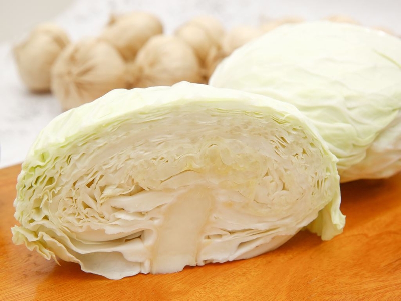 Sau sinh mẹ bầu không nên ăn quá nhiều bắp cải