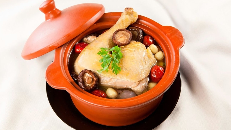 Sau sinh ăn gà rán được không? Gợi ý cho mẹ các món ăn bổ dưỡng làm từ thịt gà