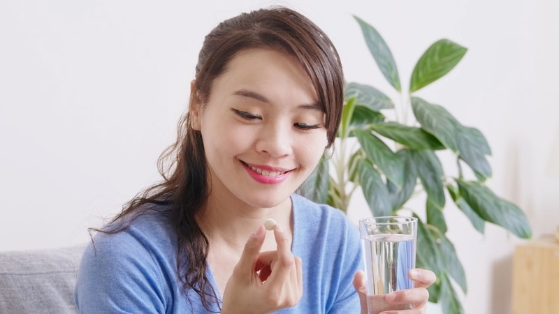 Mẹ sau sinh có thể chọn thời điểm thích hợp để tẩy giun