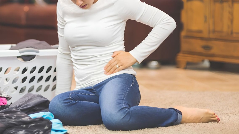 Sau sinh bị buốt vùng kín có thể do tổn thương tầng sinh môn hoặc nguyên nhân khác