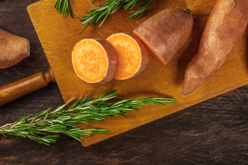 Sau sinh mổ ăn khoai lang được không