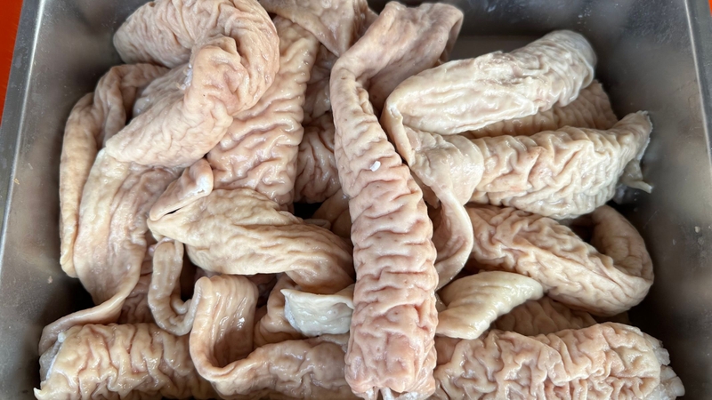 Sau sinh mổ ăn lòng heo được không? Góc nhìn dinh dưỡng và y khoa 1