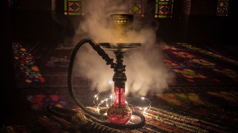 Khói shisha có thể chứa nhiều chất độc và chất có khả năng gây ung thư