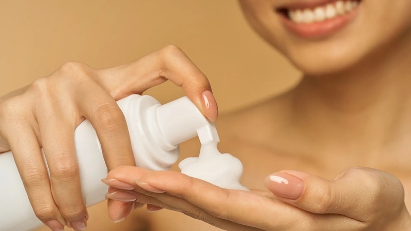 Shower gel là gì? Shower gel là loại mỹ phẩm dùng để làm sạch cơ thể