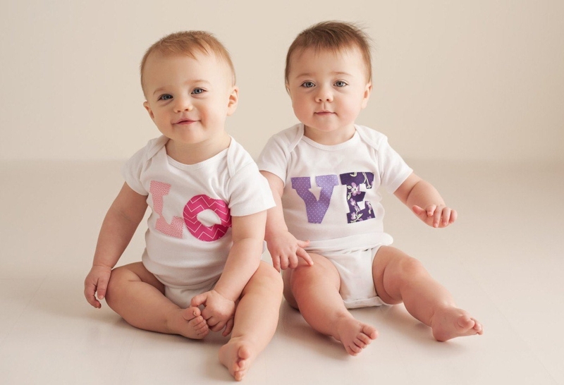 sinh đôi cùng trứng là gì