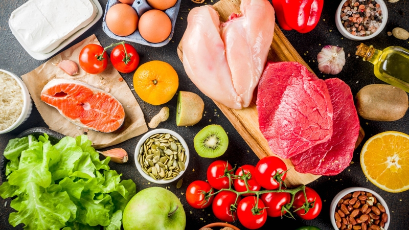 Việc kết hợp đa dạng các nhóm thực phẩm trên sẽ giúp mẹ sau sinh mổ có chế độ dinh dưỡng cân bằng