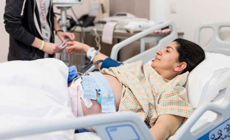 Sinh mổ lần 3 mổ dọc hay ngang? So sánh mổ dọc và mổ ngang 3