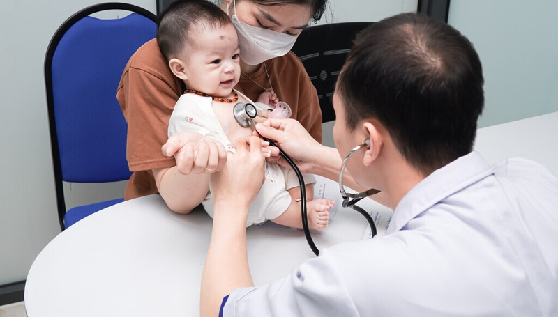 Sinh non 30 tuần có nuôi được không? Những lưu ý khi chăm sóc trẻ tại nhà 4