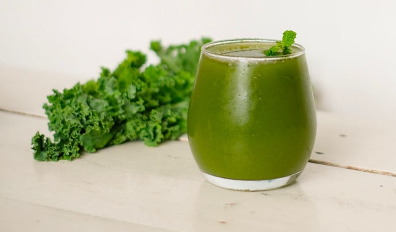 Sinh tố cải kale dứa và các công thức detox cơ thể từ cải kale 3