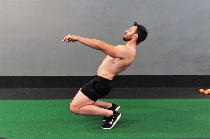 sissy-squat-la-gi-va-mot-so-bai-tap-tang-co-dui-hieu-qua-ma-ban-co-the-tham-khao 1.jpg