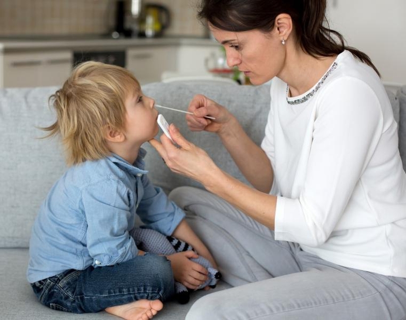 Trẻ em tiếp xúc F0, khi nào test và có cần test lại không?2