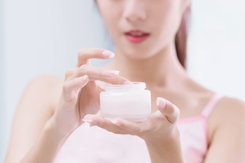 Các bước skincare ban đêm cho da mụn đúng quy trình 3
