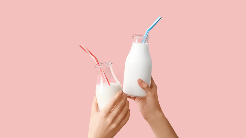 Lượng sữa mẹ nên uống mỗi ngày từ 400 - 600ml