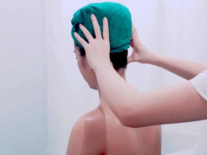 xoa-bop-bam-huyet-dieu-tri-mat-ngu-duoc-thuc-hien-nhu-the-nao 3.jpg