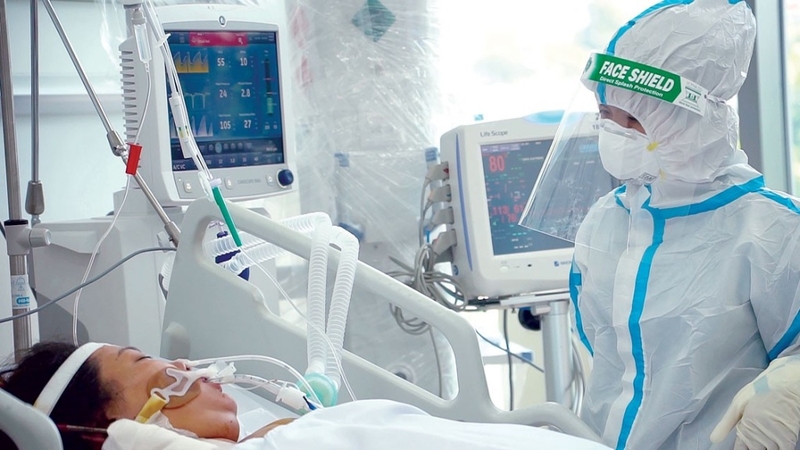 so-ca-mac-covid-19-bat-ngo-tang-manh-nhieu-benh-nhan-phai-tho-oxy3.jpg