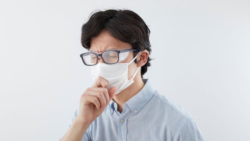 Đeo khẩu trang khi xuất hiện tại nơi đông người, không gian kín