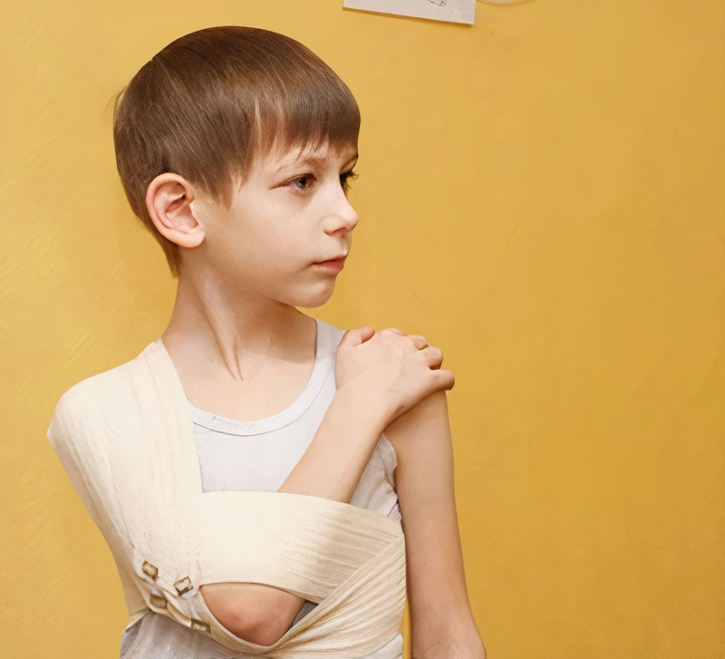 Sơ cứu gãy xương đòn như thế nào là đúng 3