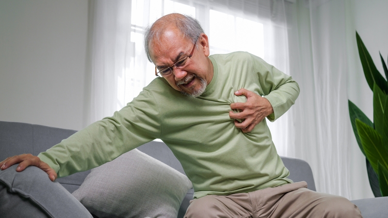 Sơ cứu nhồi máu cơ tim: Cách nhận biết và hành động kịp thời cứu sống nạn nhân 3