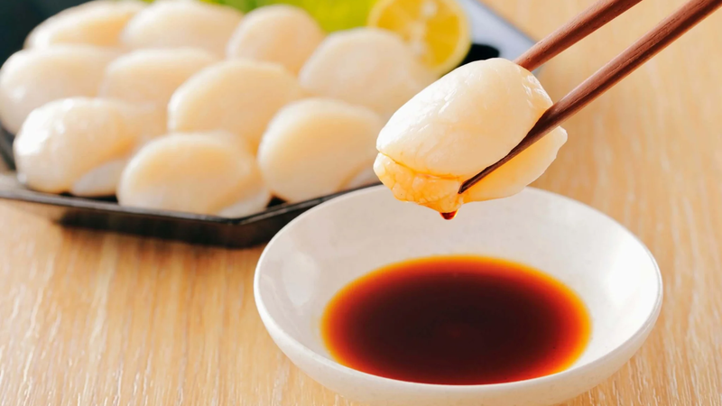 Cồi sò điệp tươi có màu trắng ngà, thớ thịt săn chắc