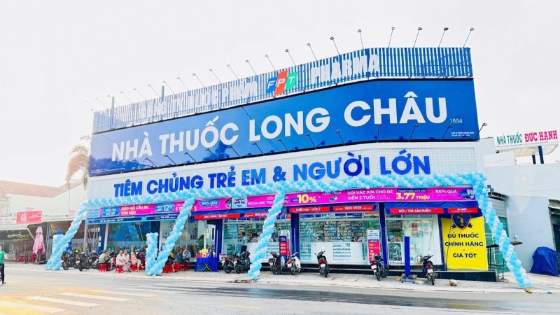Nhà thuốc Long Châu là một trong những hệ thống bán lẻ dược phẩm và thiết bị y tế hàng đầu tại Việt Nam