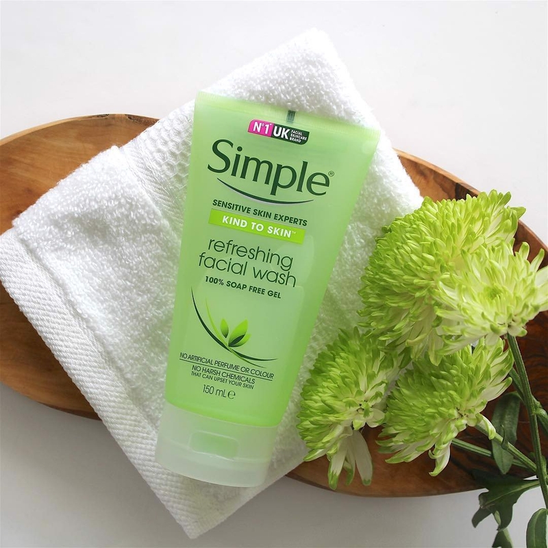 So sánh sữa rửa mặt Cetaphil và Simple 3