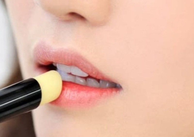 Son dưỡng có màu có làm thâm môi không? Lưu ý khi sử dụng sản phẩm 2