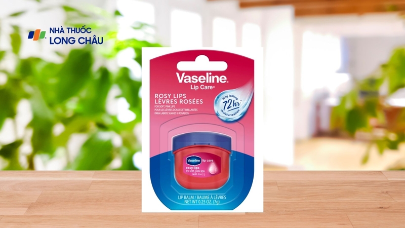 Vaseline Lip Care Rosy Lips là một loại son dưỡng có màu, giúp đôi môi trông tươi tắn và tự nhiên hơn khi sử dụng