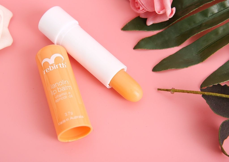 Son dưỡng môi nhau thai cừu Rebirth có tốt không? Mua ở đâu? 2