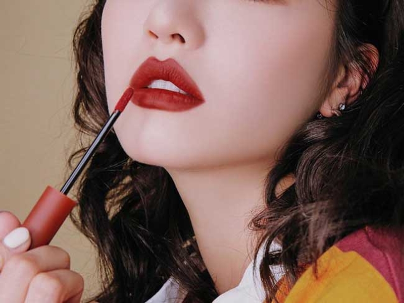 Da ngăm nên dùng son màu gì 1