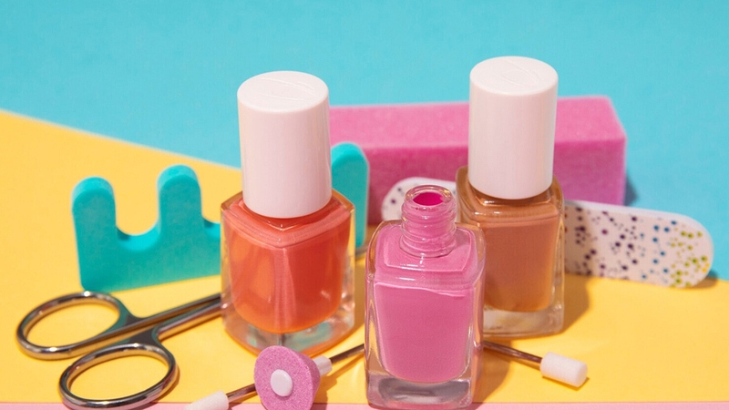 Sơn móng tay có bị ung thư không? Sự thật cần biết 1