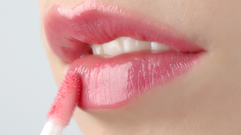 Chỉ nên sử dụng son môi có nguồn gốc rõ ràng, bảng thành phần an toàn