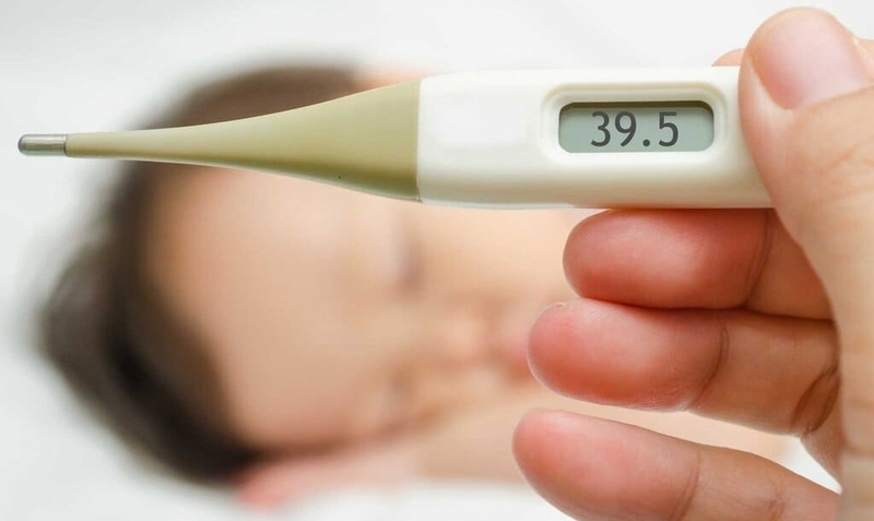 Sốt co giật có nguy hiểm không? Phải làm sao khi trẻ bị sốt cao co giật? 3