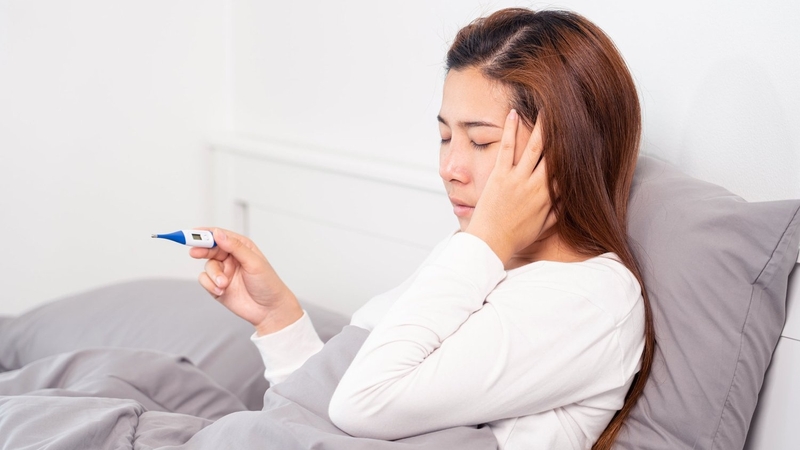 Sốt đau đầu nhức mỏi toàn thân là bệnh gì? Có biến chứng không? 1