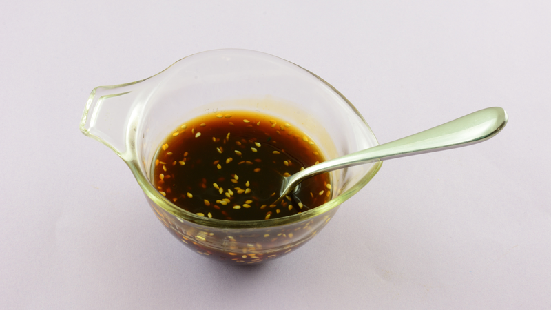 Các thành phần như đường và nước tương quyết định lượng calo của sốt