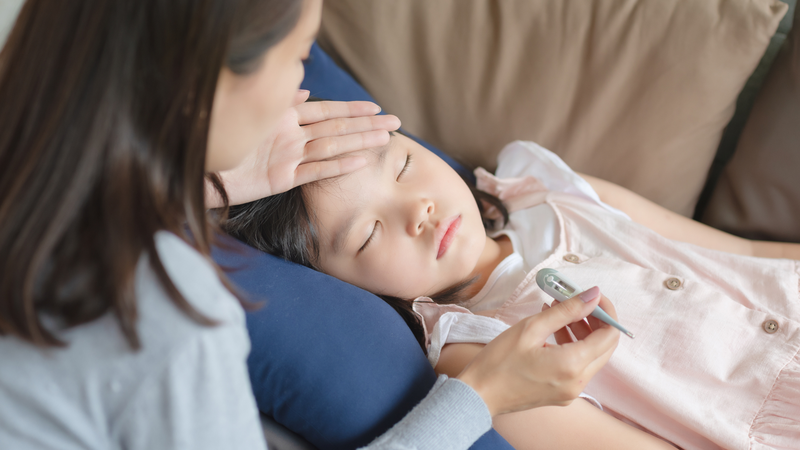 Chăm sóc chủ yếu tập trung vào việc làm giảm triệu chứng và hỗ trợ cơ thể tự phục hồi