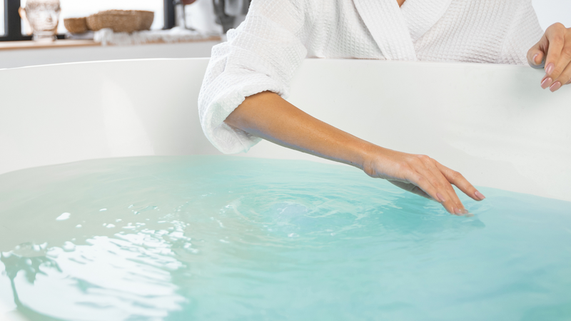 Cần kiểm tra nhiệt độ của nước trước khi tắm