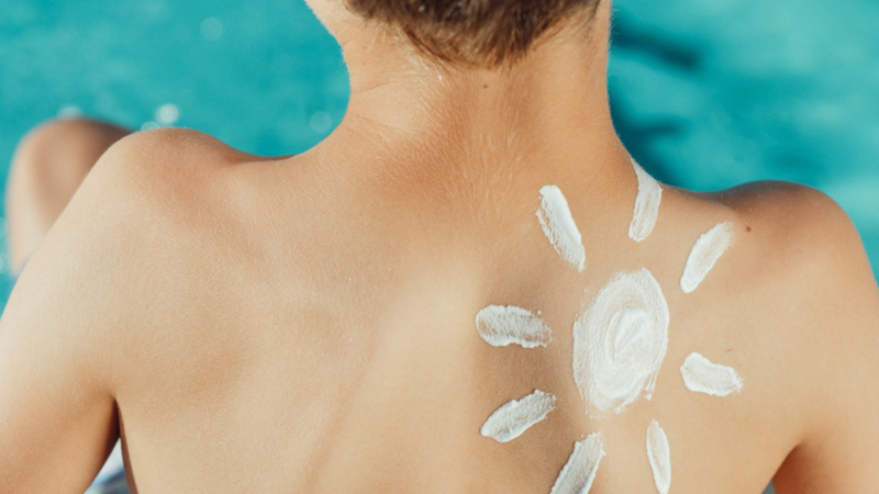 Việc quan tâm đến chỉ số SPF có thể giúp bạn bảo vệ da dưới ánh mặt trời