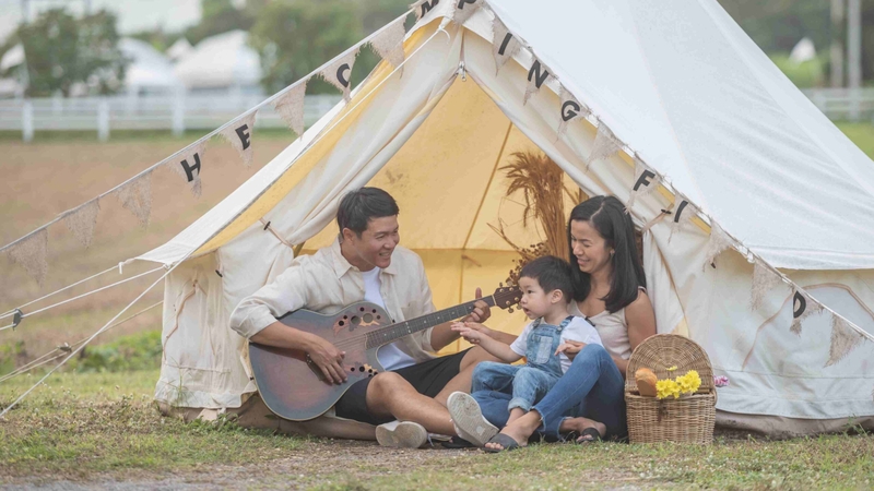 Nghỉ ngơi tại nơi mình sinh sống là lựa chọn của nhiều gia đình