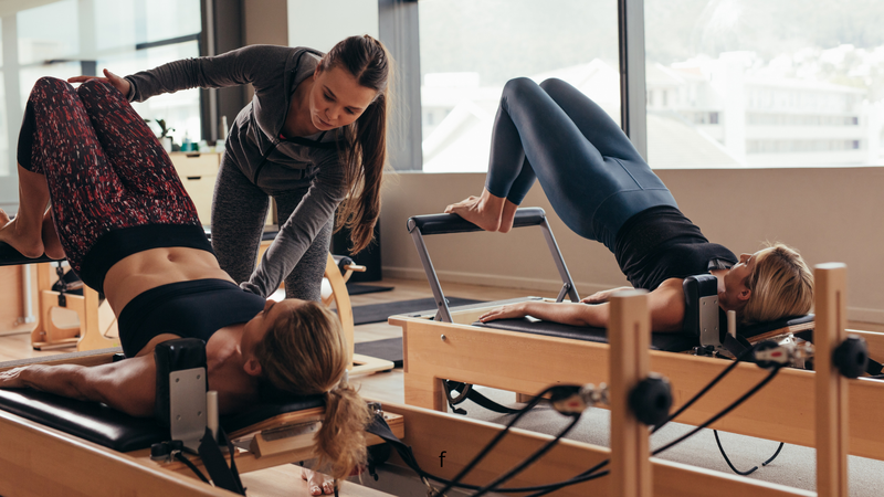 Tập Stott Pilates cùng huấn luyện viên giúp giảm chấn thương khi luyện tập