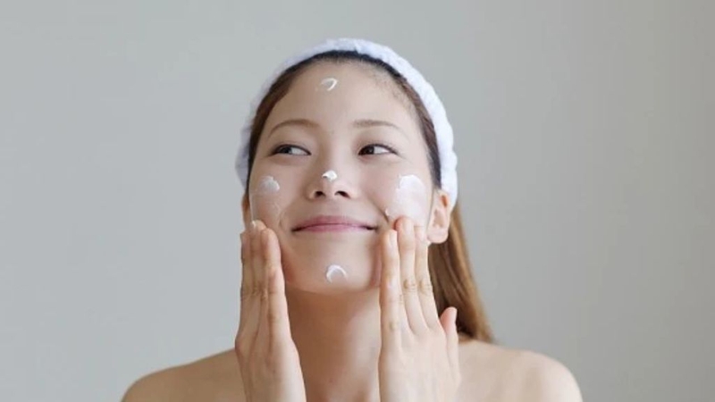 Sử dụng kem dưỡng ẩm sáng da Fixderma Face21 Face Cream: Lành tính và cấp ẩm tối ưu! 3