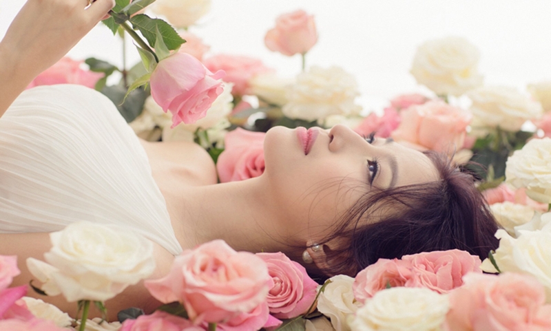 Bạn đã biết sử dụng nước hoa hồng đúng cách để làm săn chắc da 3