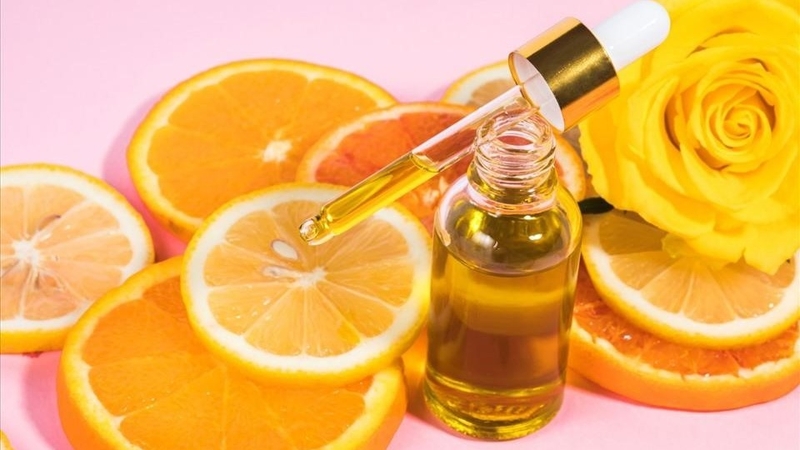 Nằm lòng những lưu ý khi dùng serum vitamin C để chăm da trắng khỏe 1