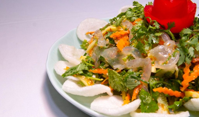 Sứa biển ăn có tốt không? Cách làm nộm sứa tươi giòn, đơn giản tại nhà 2