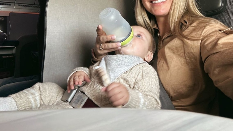 Sữa bột có được mang lên máy bay không là thông tin nhiều người muốn biết