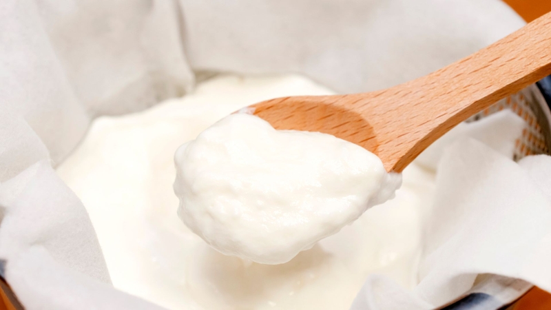 Sữa chua Hy Lạp được lọc bớt whey nên có kết cấu đặc hơn