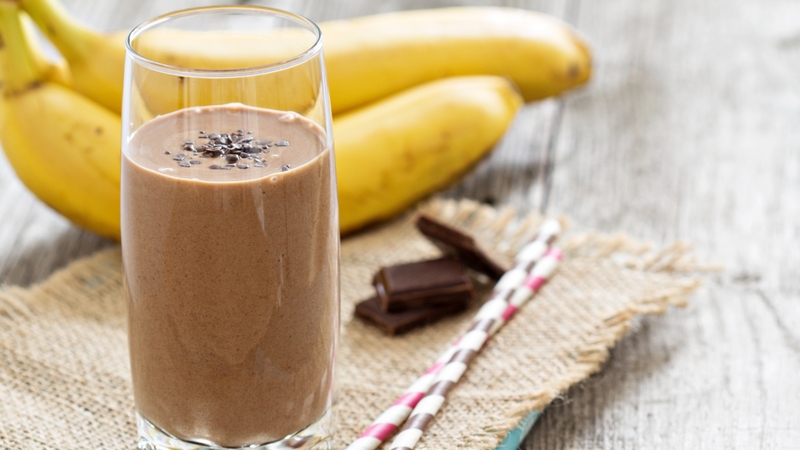 Sữa chuối ca cao giàu năng lượng rất thích hợp làm bữa phụ