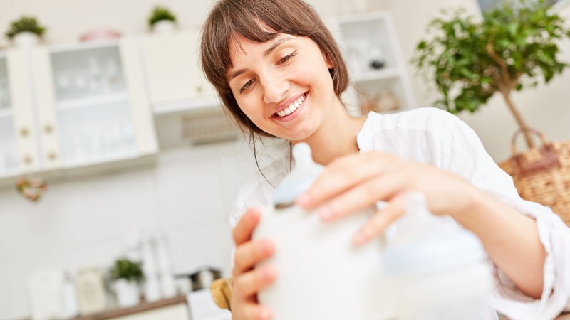 Sữa công thức ủ nóng để được bao lâu? Mẹo ủ nóng sữa đúng cách 2