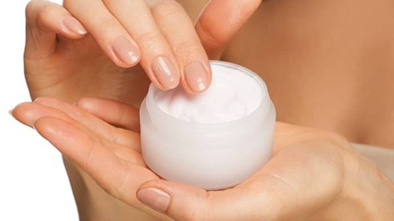 Sữa dưỡng thể trắng da ban đêm nào tốt? 2